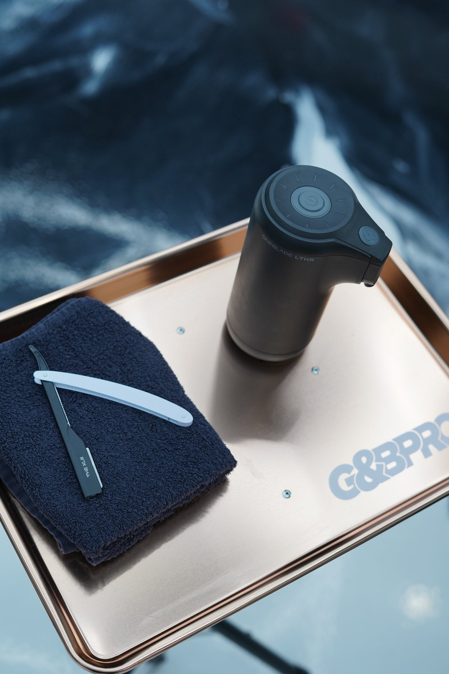 THE XLIII STRAIGHT RAZOR HOLDER