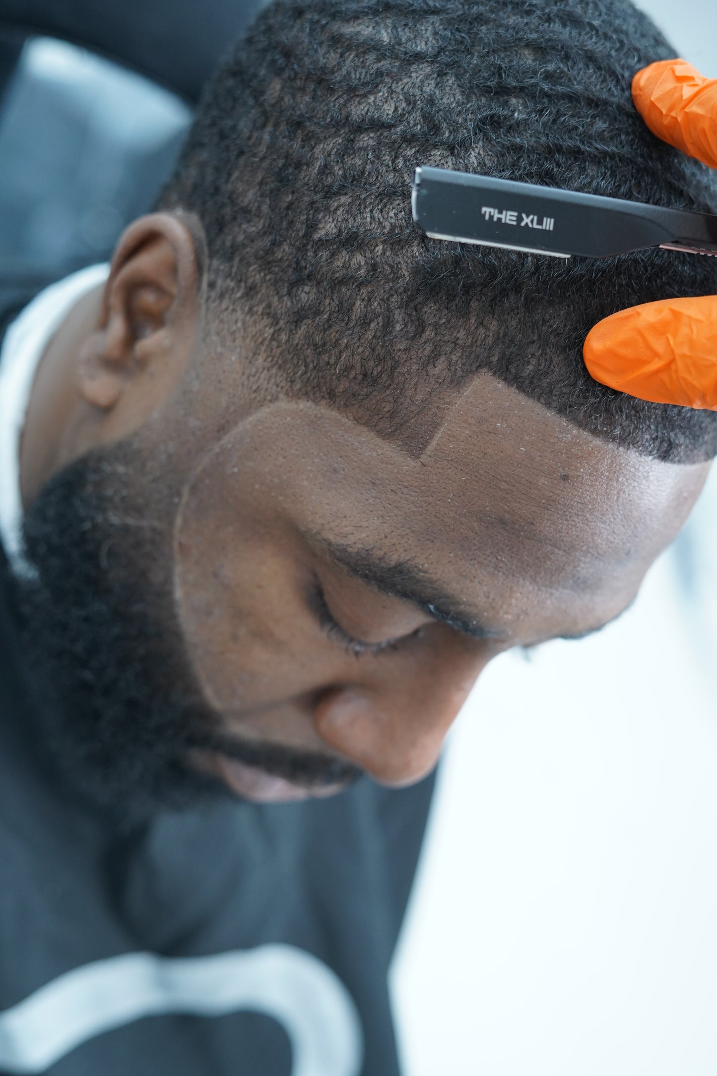 THE XLIII STRAIGHT RAZOR HOLDER