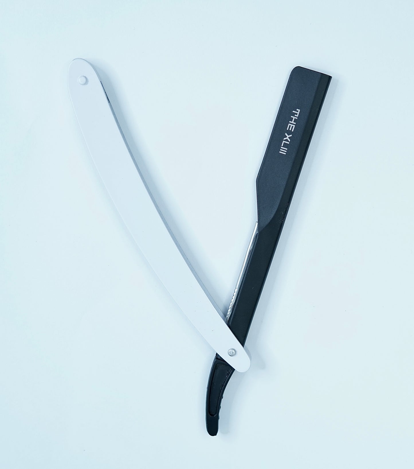 THE XLIII STRAIGHT RAZOR HOLDER