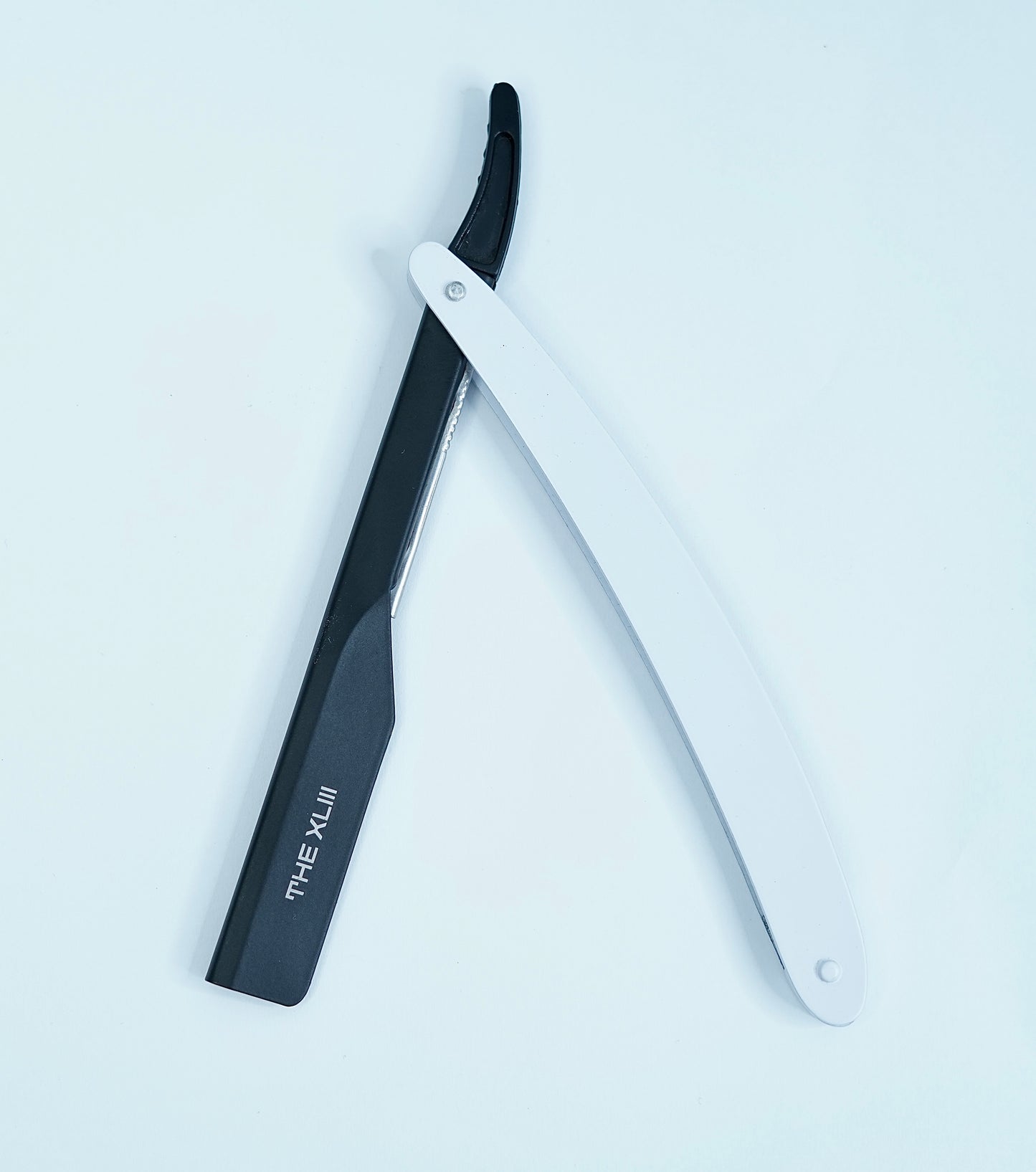 THE XLIII STRAIGHT RAZOR HOLDER